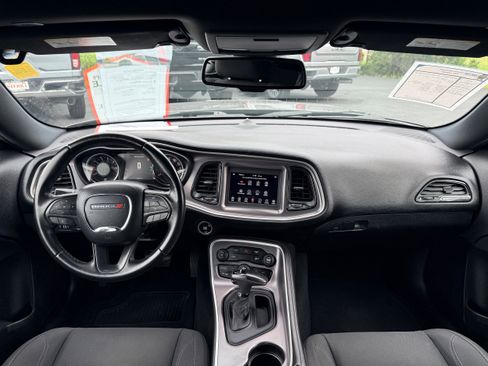Used 2019 Dodge Challenger SXT RWD image 19