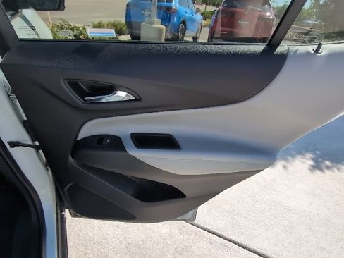 Used 2020 Chevrolet Equinox Premier FWD image 29