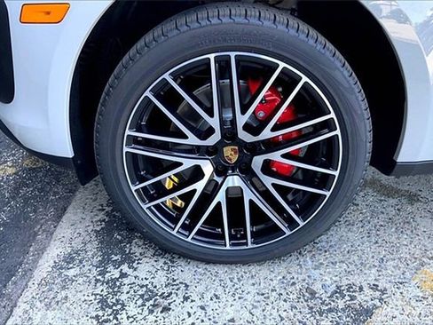 Certified 2026 Porsche Macan S image 14