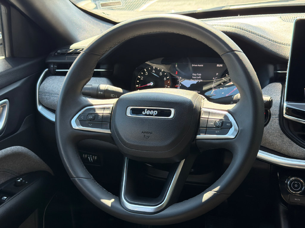 Used 2024 Jeep Compass Latitude AWD/4WD image 28