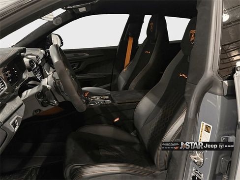 Used 2023 Lamborghini Urus Performante image 13