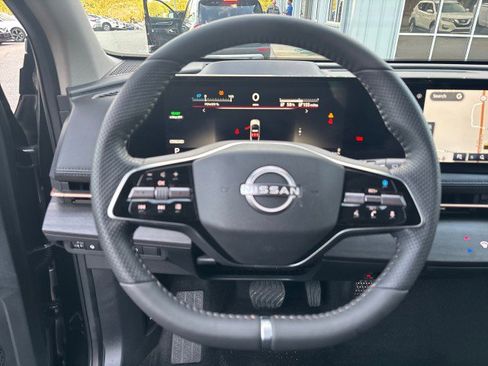 Used 2024 Nissan Ariya FWD image 16
