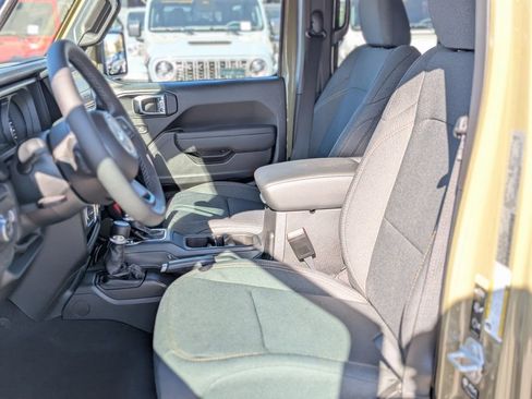 New 2026 Jeep Gladiator Sport image 8