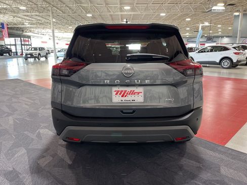 Used 2023 Nissan Rogue S AWD/4WD image 4