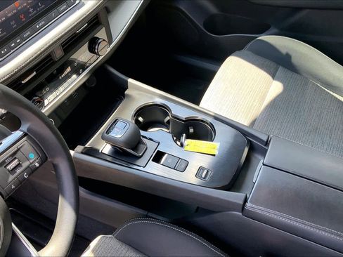 Used 2023 Nissan Rogue SV FWD image 17