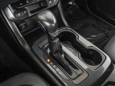 Used 2022 Chevrolet Colorado Z71 w/ Z71 Midnight Edition image 33