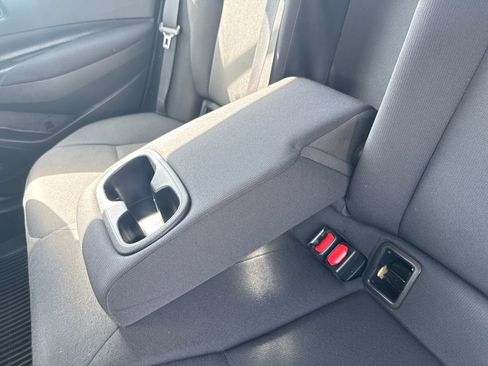 Used 2022 Toyota Corolla LE FWD image 36