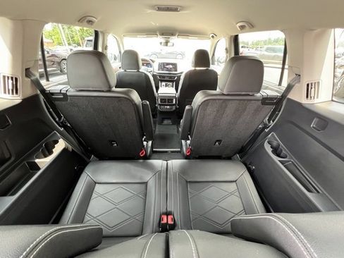 Used 2025 Volkswagen Atlas SE image 9
