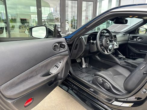 Used 2024 Nissan Z Performance w/ Floor Mat Package RWD image 9