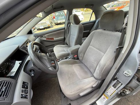 Used 2005 Toyota Corolla LE image 5