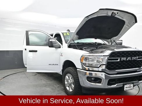 Used 2024 RAM 2500 Big Horn AWD/4WD image 36