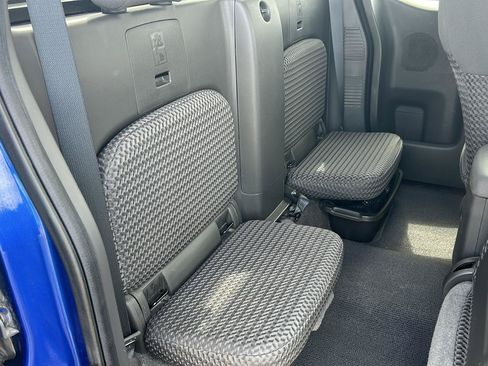 Used 2014 Nissan Frontier SV w/ SV Value Truck Package AWD/4WD image 25
