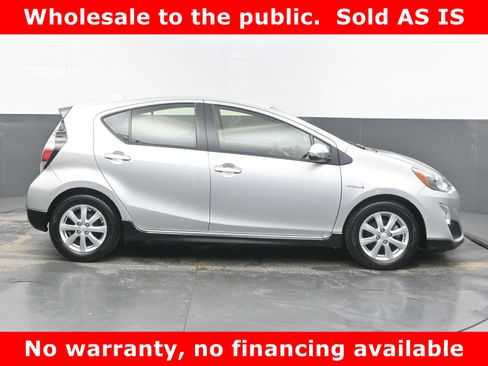 Used 2017 Toyota Prius C Two image 8