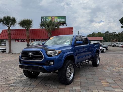 Used 2017 Toyota Tacoma SR5 w/ Tow Package RWD image 10