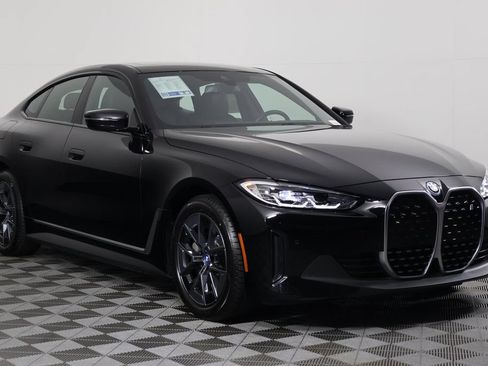 Used 2023 BMW i4 eDrive35 w/ Premium Package RWD image 3