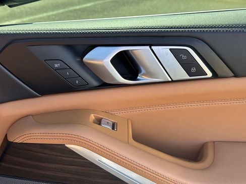 Used 2024 BMW X7 xDrive40i image 18