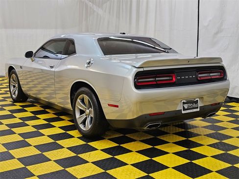 Used 2020 Dodge Challenger SXT w/ Driver Convenience Group image 5