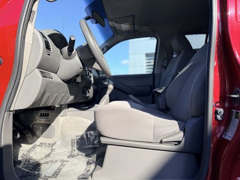 Used 2012 Nissan Frontier S image 10