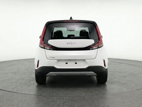 Used 2025 Kia Soul LX w/ LX Technology Package FWD image 7
