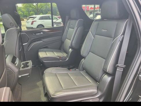 Certified 2022 Cadillac Escalade Premium Luxury w/ Performance Package AWD/4WD image 15