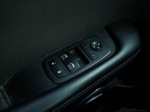 Used 2022 Dodge Challenger GT image 27