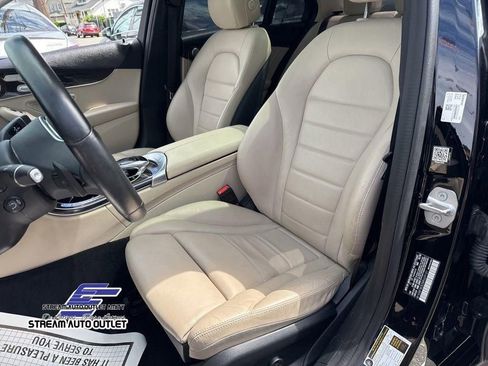 Used 2021 Mercedes-Benz C 300 4MATIC Sedan image 13