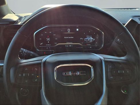 Used 2023 GMC Sierra 1500 SLE image 17
