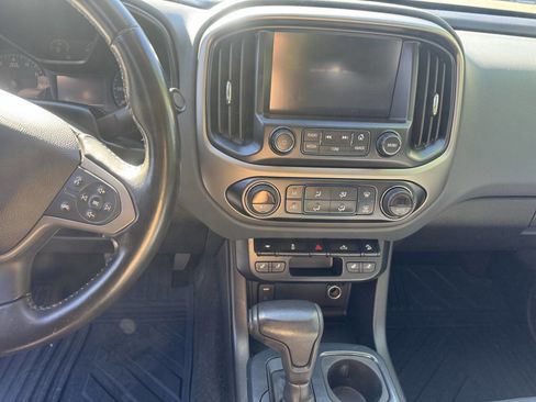 Used 2015 Chevrolet Colorado Z71 image 9