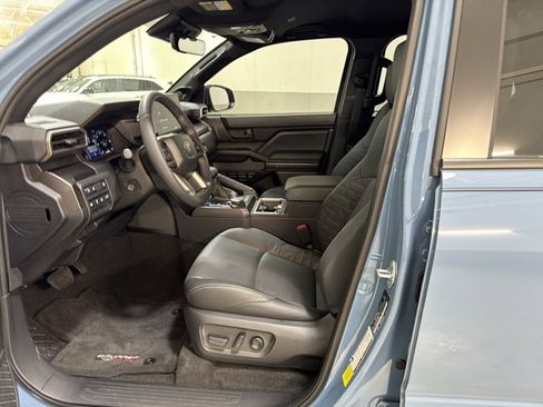 Used 2026 Toyota 4Runner TRD Off-Road Premium AWD/4WD image 16