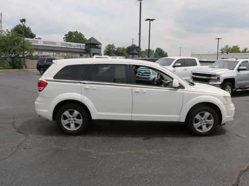 Used 2009 Dodge Journey SXT w/ Flexible Seating Group image 19