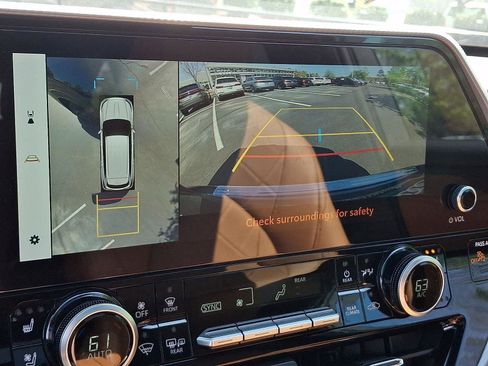 Used 2025 Toyota Highlander Platinum image 19