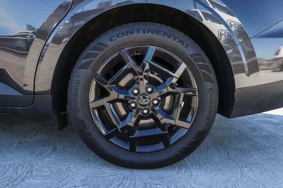 Used 2025 Kia Carnival SX w/ SX Dark Edition Package FWD image 10