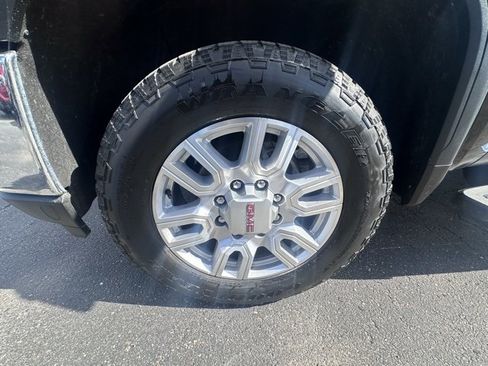 Used 2021 GMC Sierra 2500 SLT w/ SLT Preferred Package image 9