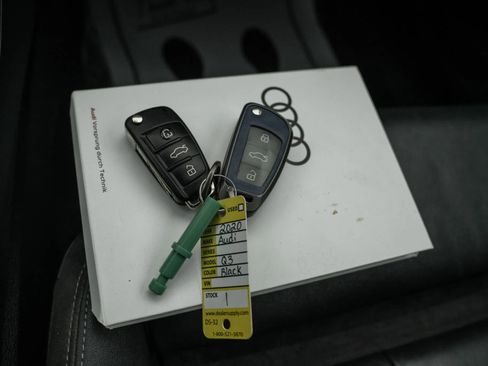 Used 2020 Audi Q3 2.0T Premium Plus w/ Premium Plus Package image 27