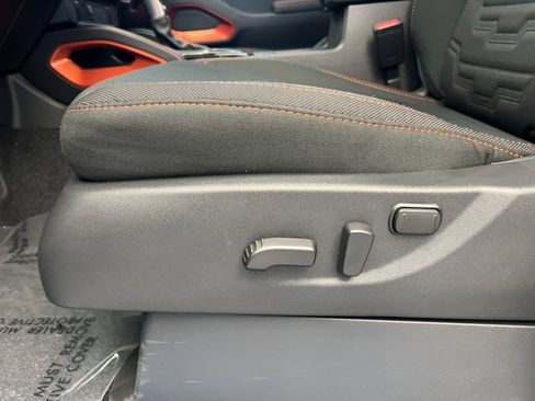 Used 2025 Nissan Frontier PRO-4X image 11