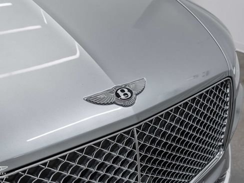 Used 2023 Bentley Bentayga AWD/4WD image 12