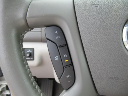 Used 2013 Buick Enclave Leather FWD image 23