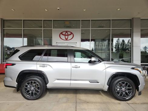 Certified 2024 Toyota Sequoia Platinum AWD/4WD image 3