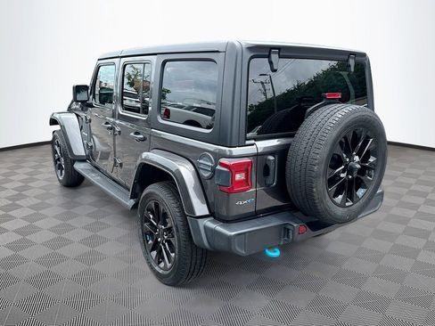 Used 2022 Jeep Wrangler Unlimited Sahara w/ Cold Weather Group AWD/4WD image 8