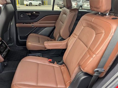 Used 2025 Lincoln Aviator Reserve w/ Illumination Package image 13