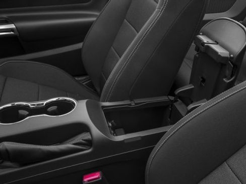 Used 2016 Ford Mustang Premium image 18