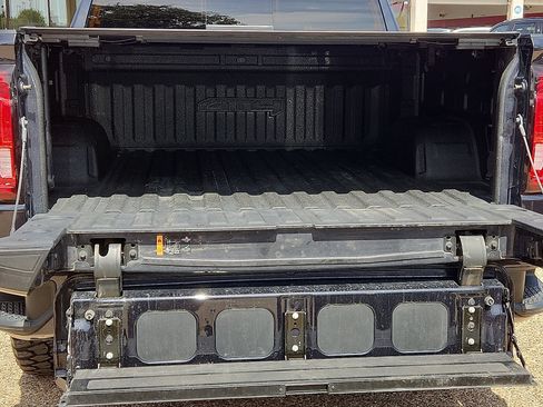 Used 2023 GMC Sierra 1500 AT4 w/ AT4 Premium Package AWD/4WD image 10