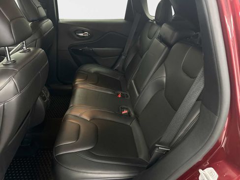 Used 2020 Jeep Cherokee Latitude Plus AWD/4WD image 23