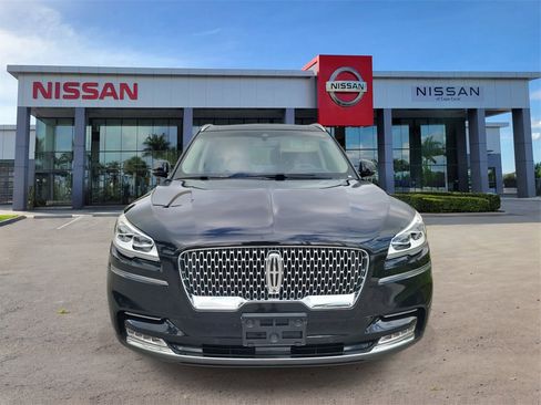 Used 2020 Lincoln Aviator Reserve w/ Equipment Group 202A image 9