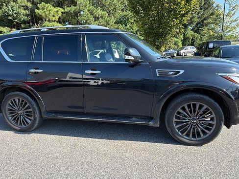 Used 2024 INFINITI QX80 Sensory AWD/4WD image 7