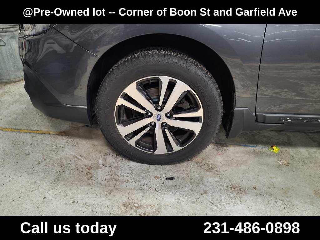 Used 2018 Subaru Outback 2.5i Limited AWD/4WD image 11
