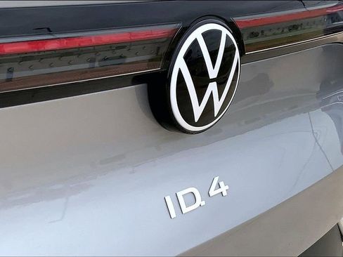 Used 2023 Volkswagen ID.4 Pro RWD image 8