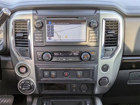 Used 2018 Nissan Titan SV w/ SV Convenience Package image 19