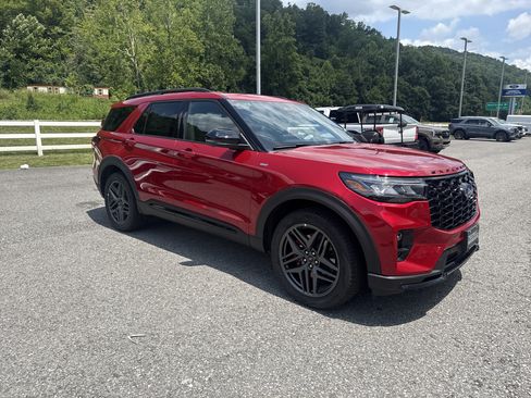 New 2026 Ford Explorer ST-Line w/ ST-Line Street Pack AWD/4WD image 5