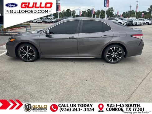 Used 2018 Toyota Camry SE w/ Convenience Package FWD image 9